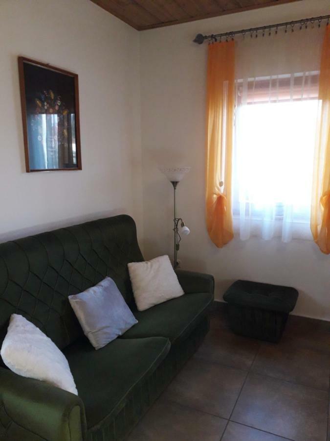 Matyasmadar Vendeghaz Hotel Tard ภายนอก รูปภาพ