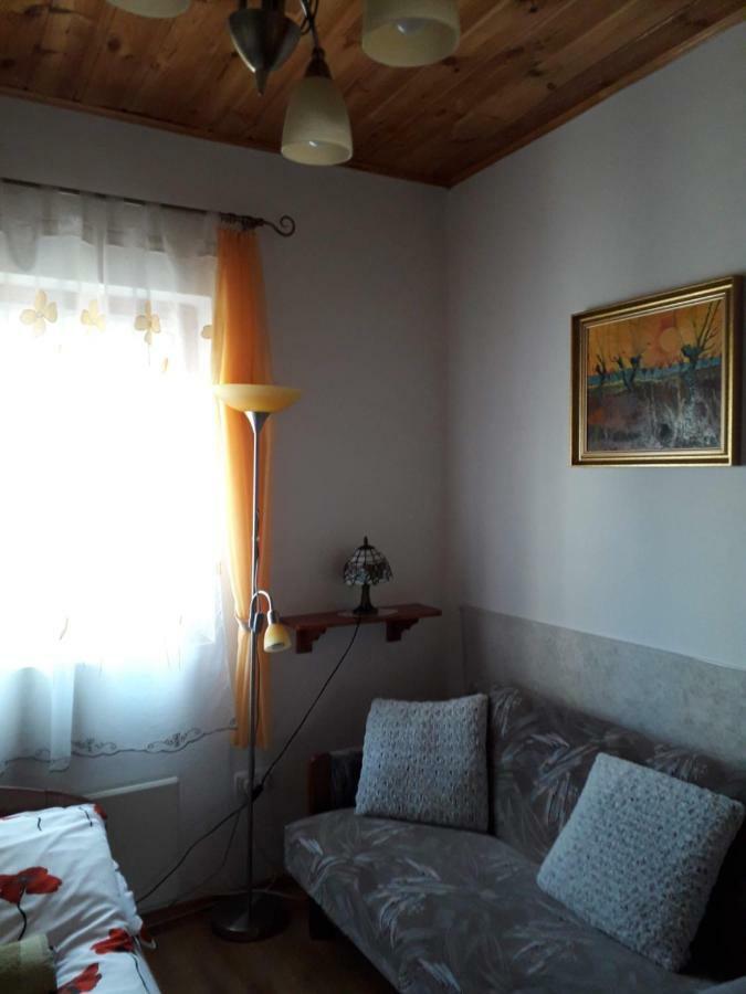 Matyasmadar Vendeghaz Hotel Tard ภายนอก รูปภาพ