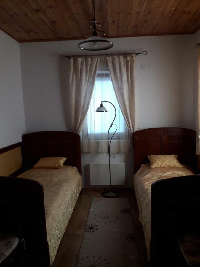Matyasmadar Vendeghaz Hotel Tard ภายนอก รูปภาพ
